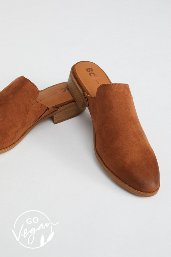 bc footwear austin flat